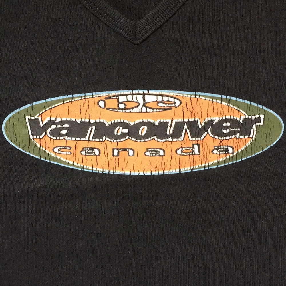 Vintage cropped black t-shirt with Vancouver logo - Picture 2 of 4
